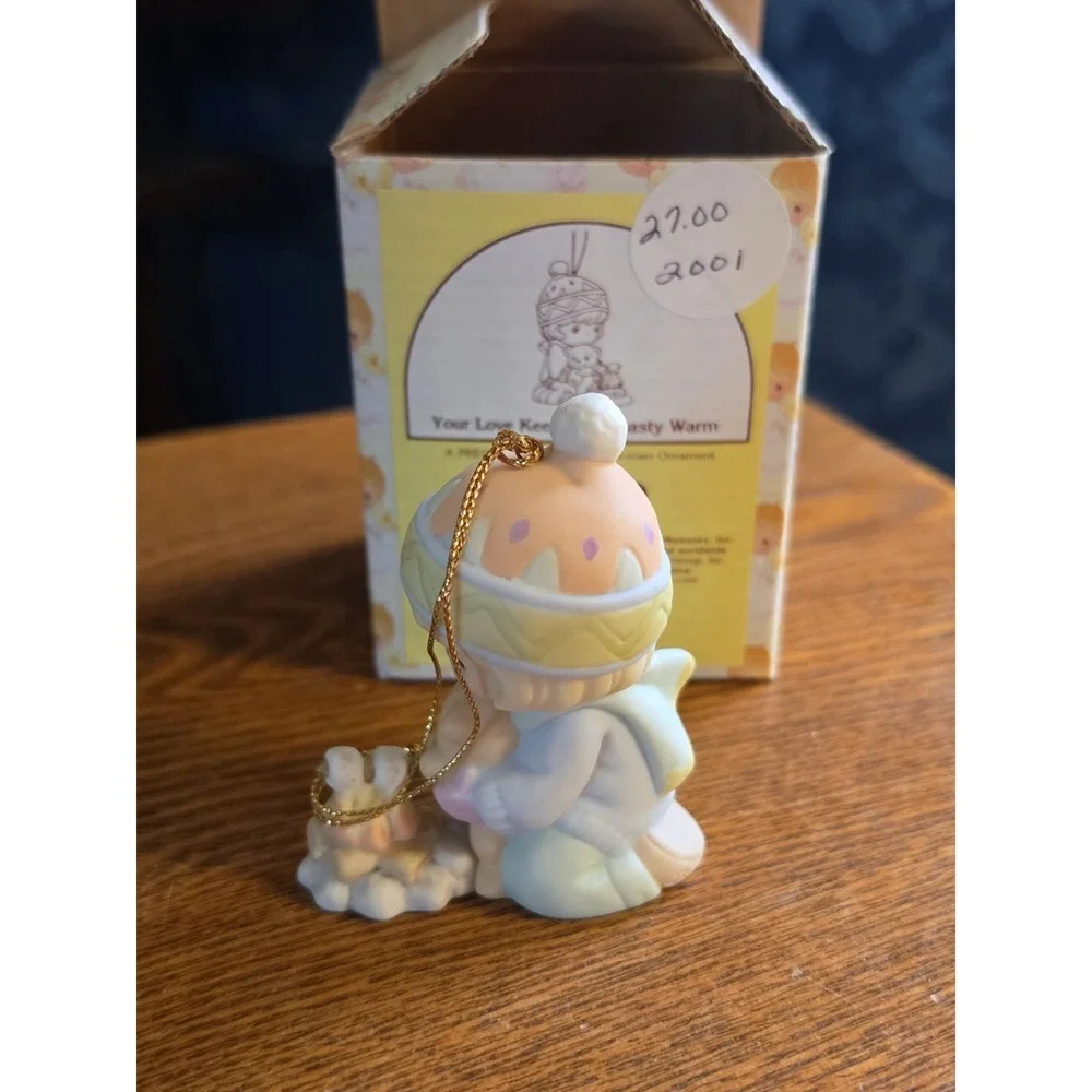Precious Moments ORNAMENT ~‎ YOUR LOVE KEEPS ME TOASTY WARM 2000 795577